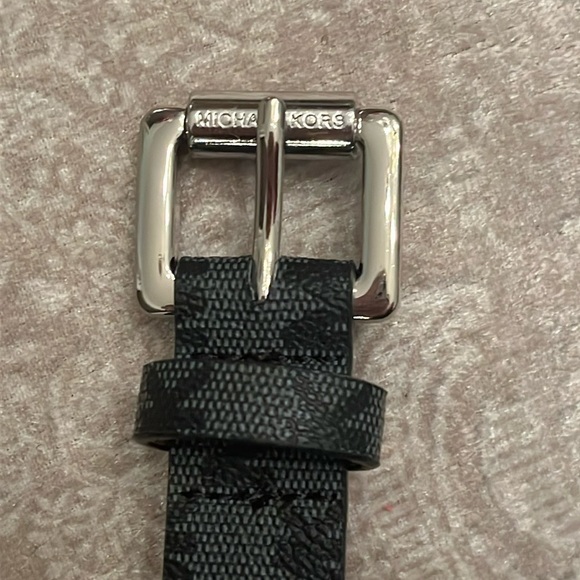 Brand New Michael Kors Black Zippered Belt Bag Fanny Pack w/ Silver Tone Accents main image 5